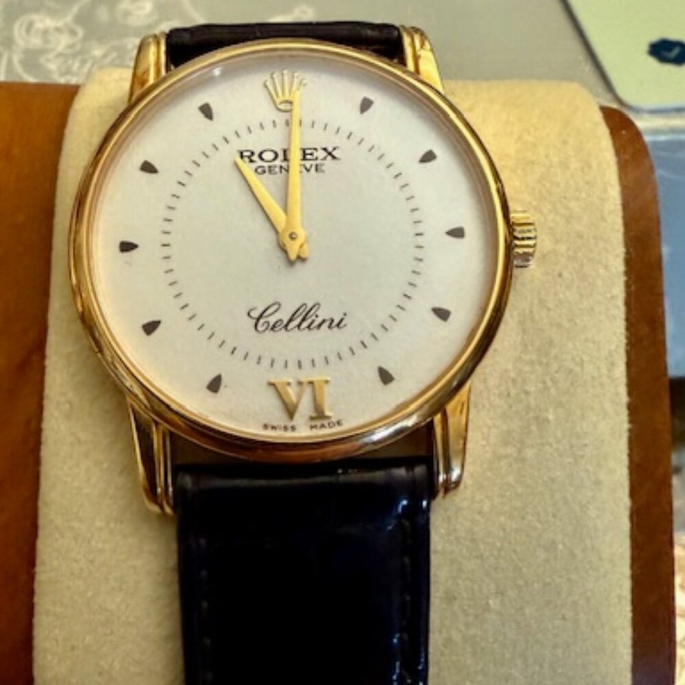 2002 Authentic Rolex Cellini 32mm 5116 Classic White Dial 18K Gold, Box & Card